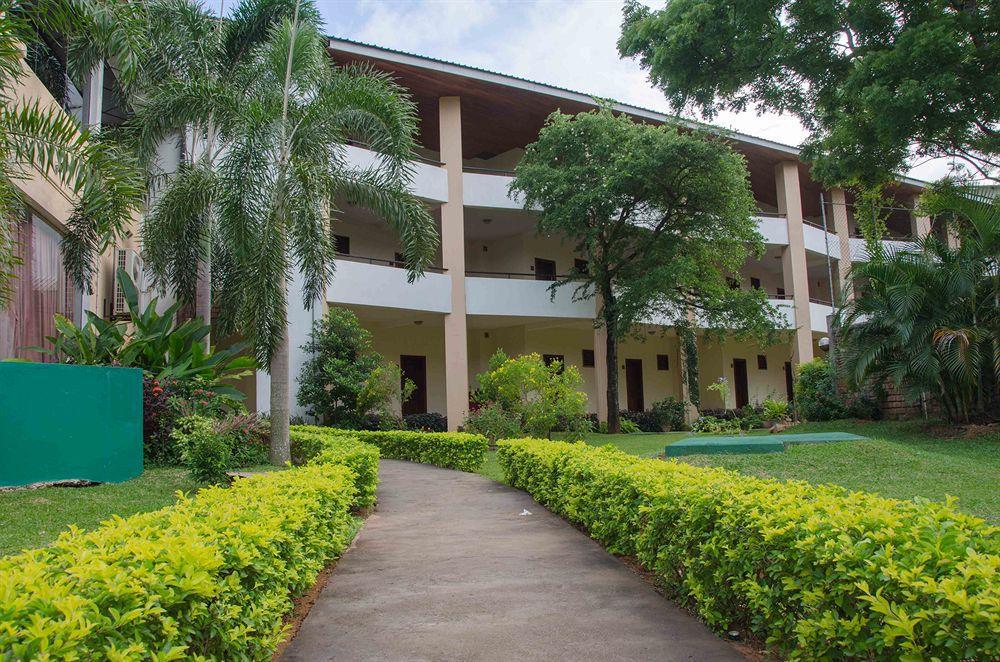 Heritage Hotel Anuradhapura Exterior photo