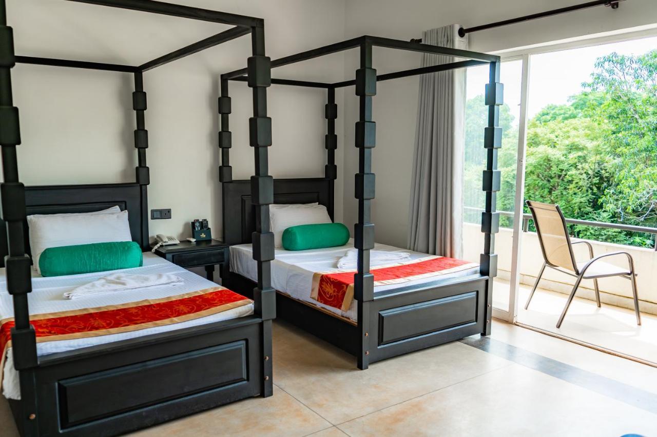 Heritage Hotel Anuradhapura Exterior photo